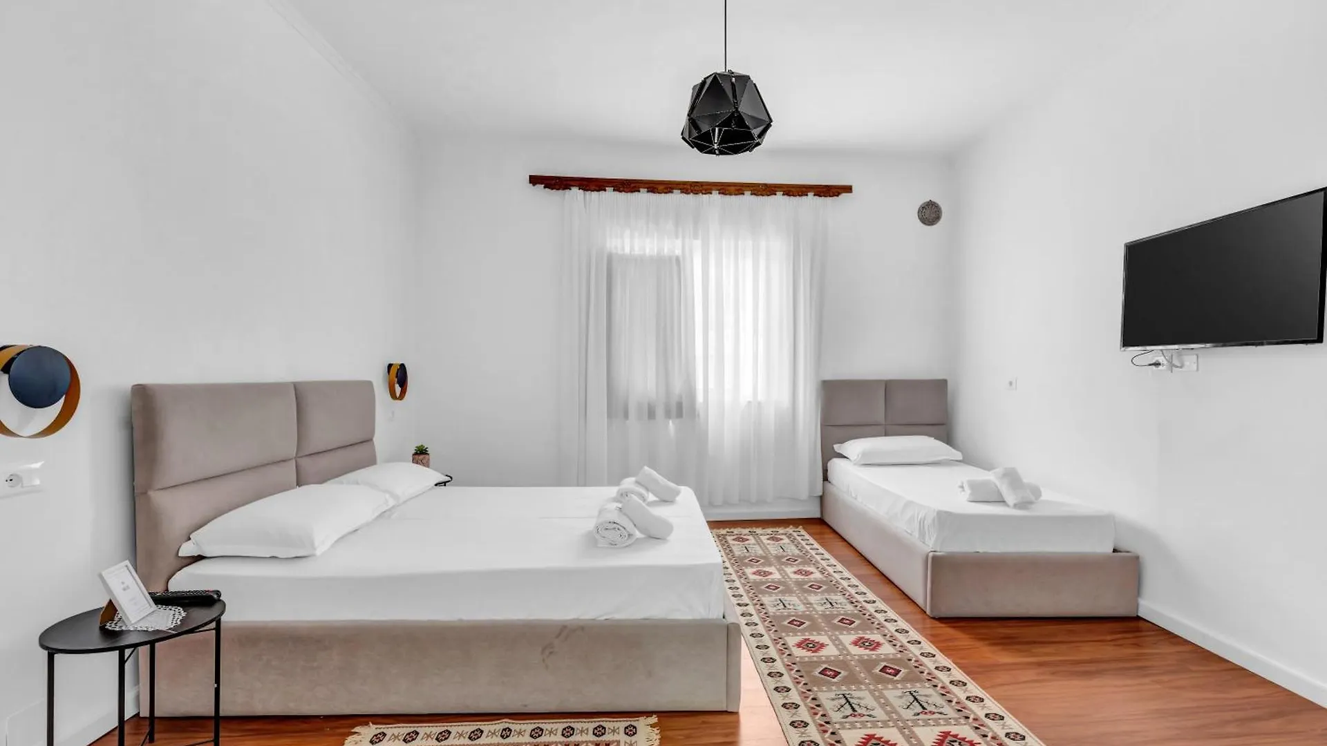 Nika'S Guest House Berat